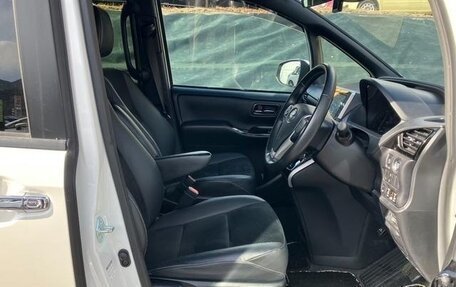 Toyota Voxy III, 2021 год, 2 295 000 рублей, 9 фотография