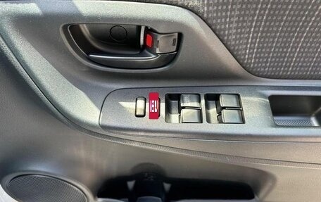 Toyota Vitz, 2019 год, 1 205 000 рублей, 14 фотография