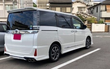 Toyota Voxy III, 2021 год, 2 295 000 рублей, 4 фотография