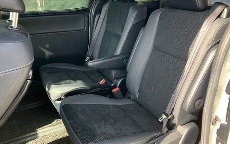 Toyota Voxy III, 2021 год, 2 295 000 рублей, 20 фотография