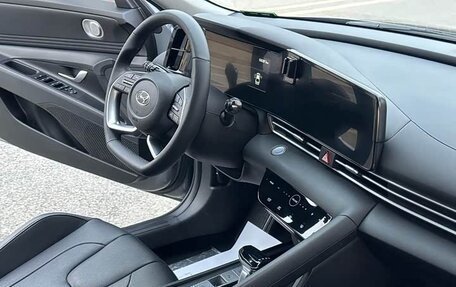 Hyundai Elantra, 2022 год, 1 210 000 рублей, 12 фотография