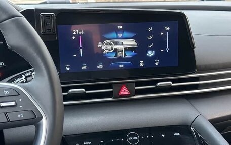 Hyundai Elantra, 2022 год, 1 210 000 рублей, 19 фотография