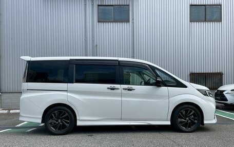 Honda Stepwgn IV, 2021 год, 2 250 000 рублей, 8 фотография