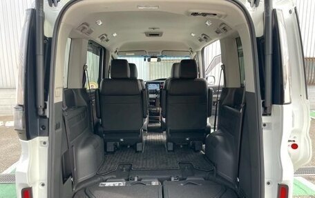 Honda Stepwgn IV, 2021 год, 2 250 000 рублей, 20 фотография