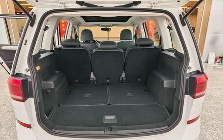 Volkswagen Touran III, 2024 год, 1 890 300 рублей, 6 фотография