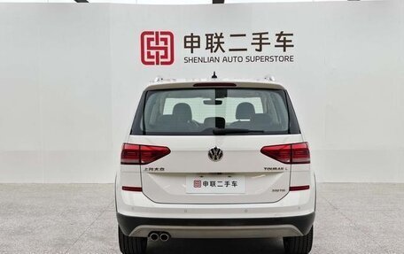 Volkswagen Touran III, 2024 год, 1 890 300 рублей, 5 фотография