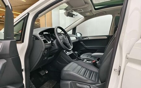 Volkswagen Touran III, 2024 год, 1 890 300 рублей, 9 фотография