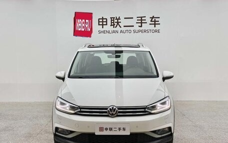 Volkswagen Touran III, 2024 год, 1 890 300 рублей, 2 фотография