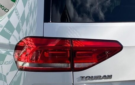 Volkswagen Touran III, 2022 год, 1 250 444 рублей, 9 фотография