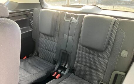 Volkswagen Touran III, 2022 год, 1 250 444 рублей, 33 фотография