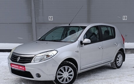 Renault Sandero I, 2014 год, 699 000 рублей, 1 фотография