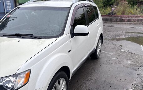 Mitsubishi Outlander III рестайлинг 3, 2007 год, 990 000 рублей, 9 фотография