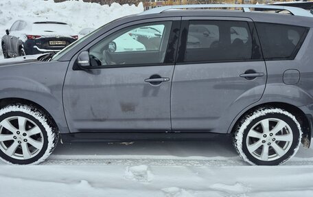 Mitsubishi Outlander III рестайлинг 3, 2010 год, 1 270 000 рублей, 4 фотография