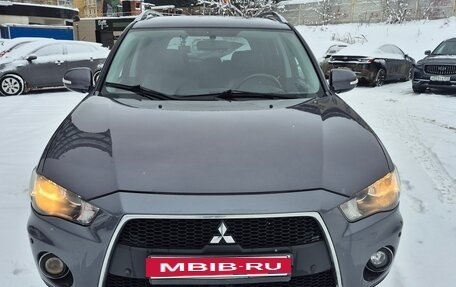 Mitsubishi Outlander III рестайлинг 3, 2010 год, 1 270 000 рублей, 2 фотография