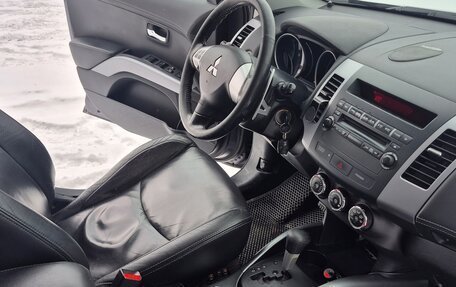 Mitsubishi Outlander III рестайлинг 3, 2010 год, 1 270 000 рублей, 12 фотография