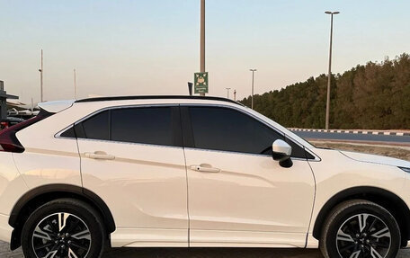 Mitsubishi Eclipse Cross, 2024 год, 2 700 000 рублей, 4 фотография