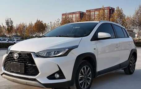 Toyota Yaris XP150 рестайлинг, 2021 год, 990 000 рублей, 1 фотография