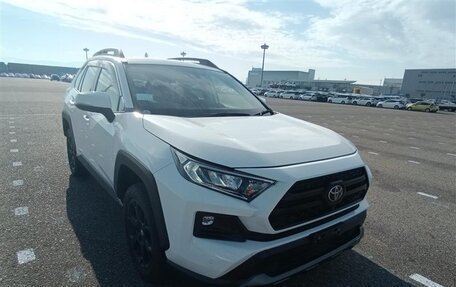 Toyota RAV4, 2022 год, 3 650 000 рублей, 1 фотография