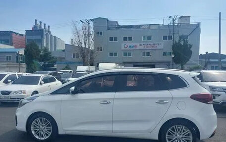 KIA Carens III (RP), 2018 год, 1 300 000 рублей, 2 фотография