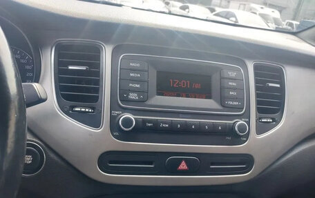 KIA Carens III (RP), 2018 год, 1 300 000 рублей, 8 фотография