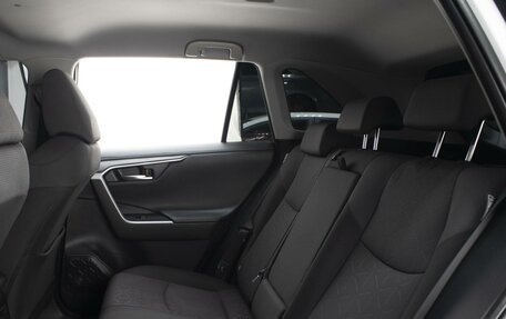 Toyota RAV4, 2020 год, 3 010 000 рублей, 9 фотография