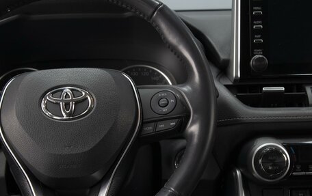 Toyota RAV4, 2020 год, 3 010 000 рублей, 13 фотография