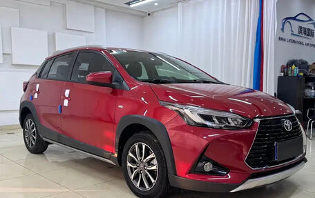 Toyota Yaris XP150 рестайлинг, 2021 год, 1 010 000 рублей, 3 фотография