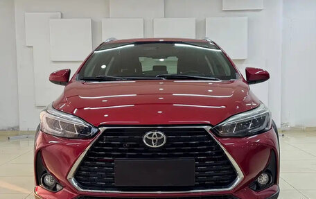 Toyota Yaris XP150 рестайлинг, 2021 год, 1 010 000 рублей, 2 фотография