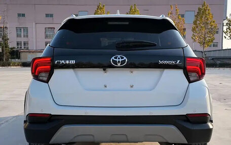 Toyota Yaris XP150 рестайлинг, 2021 год, 990 000 рублей, 5 фотография