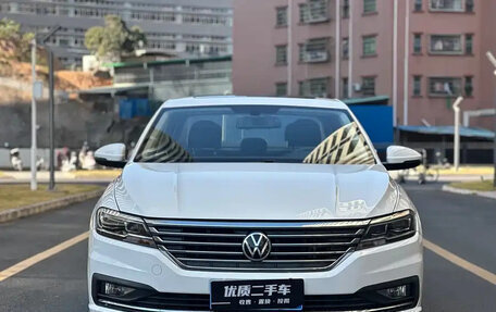 Volkswagen Lavida, 2021 год, 1 199 999 рублей, 2 фотография