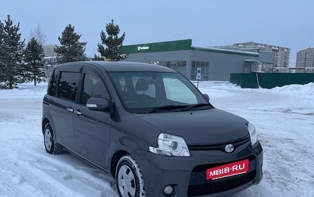 Toyota Sienta I, 2013 год, 990 000 рублей, 2 фотография