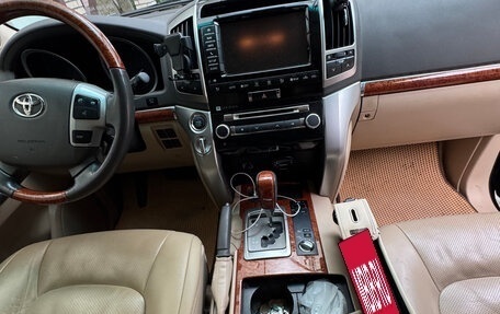 Toyota Land Cruiser 200, 2012 год, 3 400 000 рублей, 30 фотография