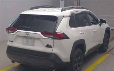 Toyota RAV4, 2022 год, 3 650 000 рублей, 5 фотография