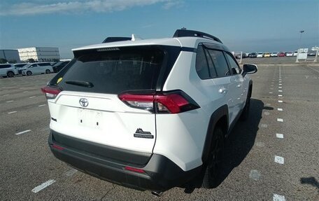 Toyota RAV4, 2022 год, 3 650 000 рублей, 7 фотография