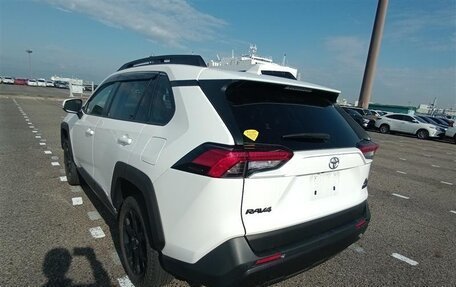 Toyota RAV4, 2022 год, 3 650 000 рублей, 6 фотография