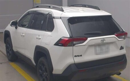 Toyota RAV4, 2022 год, 3 650 000 рублей, 8 фотография