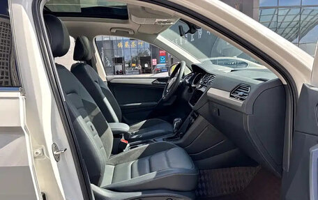 Volkswagen Tiguan II, 2021 год, 1 570 000 рублей, 26 фотография