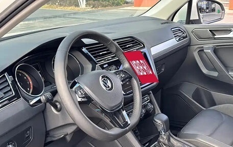 Volkswagen Tiguan II, 2021 год, 1 570 000 рублей, 13 фотография