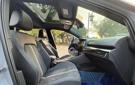 Volkswagen Golf VIII, 2022 год, 1 305 000 рублей, 10 фотография