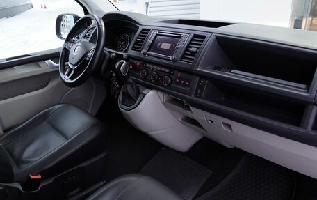 Volkswagen Caravelle T6 рестайлинг, 2019 год, 3 780 000 рублей, 14 фотография