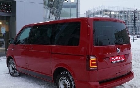 Volkswagen Caravelle T6 рестайлинг, 2019 год, 3 780 000 рублей, 6 фотография