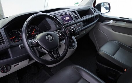 Volkswagen Caravelle T6 рестайлинг, 2019 год, 3 780 000 рублей, 12 фотография