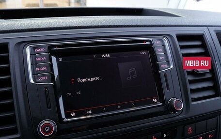 Volkswagen Caravelle T6 рестайлинг, 2019 год, 3 780 000 рублей, 21 фотография