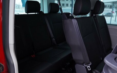 Volkswagen Caravelle T6 рестайлинг, 2019 год, 3 780 000 рублей, 26 фотография