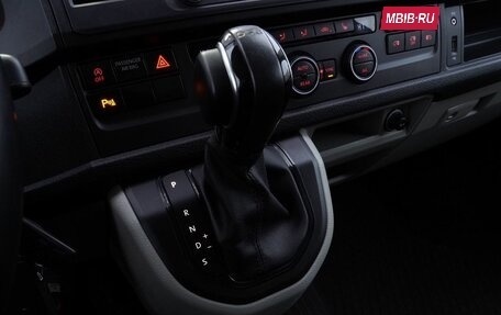 Volkswagen Caravelle T6 рестайлинг, 2019 год, 3 780 000 рублей, 19 фотография