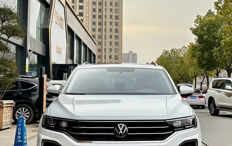 Volkswagen T-Roc I, 2021 год, 1 300 000 рублей, 2 фотография