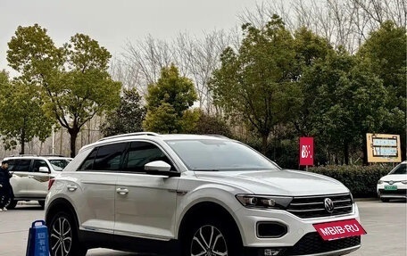 Volkswagen T-Roc I, 2021 год, 1 300 000 рублей, 3 фотография