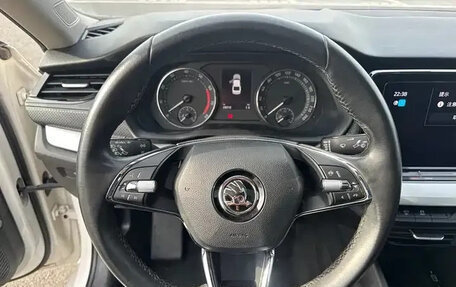 Skoda Octavia IV, 2022 год, 1 687 000 рублей, 8 фотография