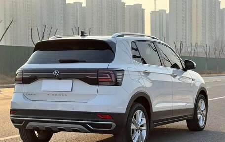 Volkswagen T-Cross I, 2021 год, 1 200 001 рублей, 12 фотография