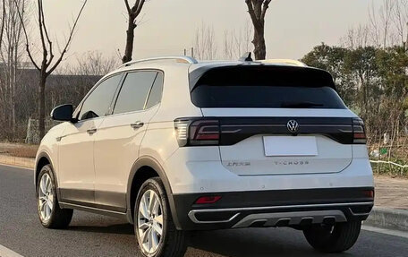 Volkswagen T-Cross I, 2021 год, 1 200 001 рублей, 14 фотография